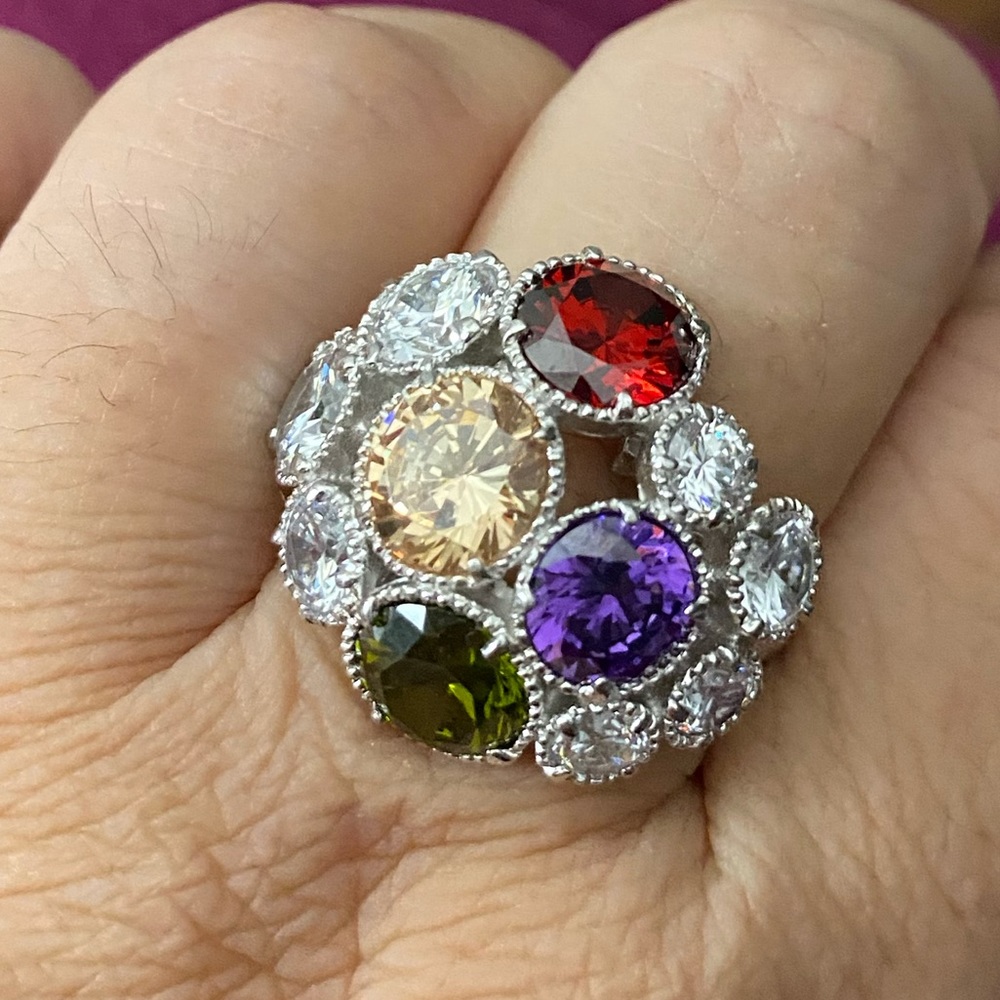 Gorgeous Size9 ring
